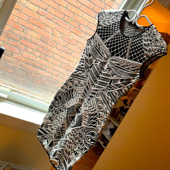 Dress - Picture 3 of 3